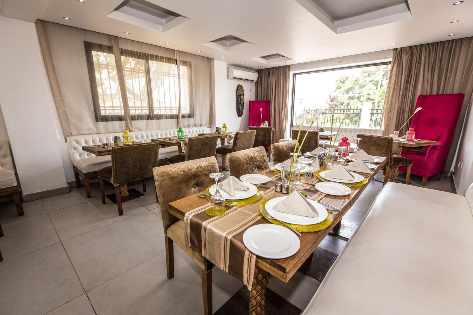 The Swiss Hotel Freetown Bagian luar foto