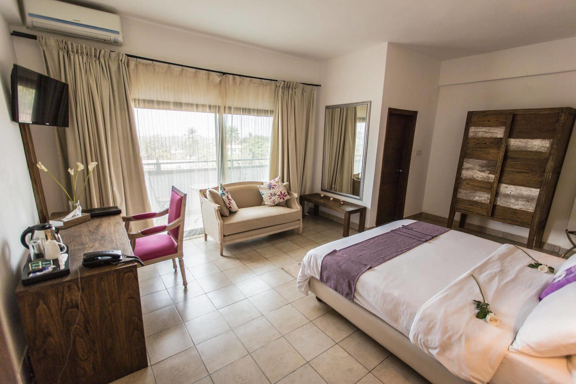 The Swiss Hotel Freetown Bagian luar foto