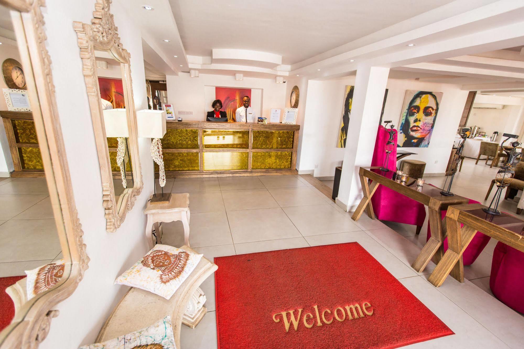 The Swiss Hotel Freetown Bagian luar foto