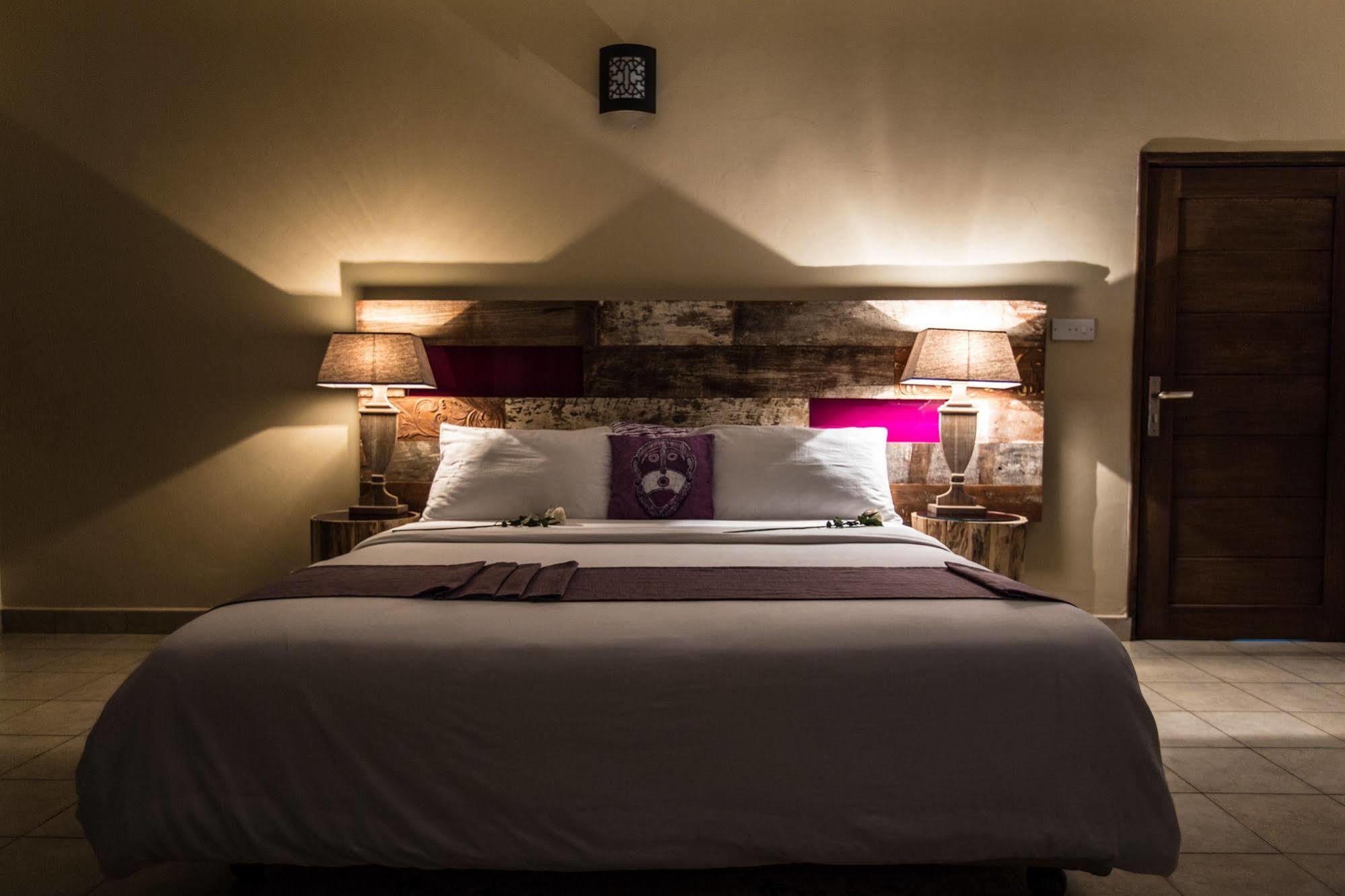 The Swiss Hotel Freetown Bagian luar foto